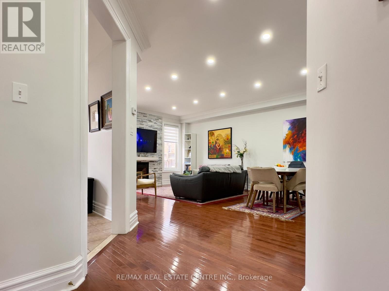 5 Streamline Drive, Brampton, Ontario  L6V 4S6 - Photo 8 - W12542806