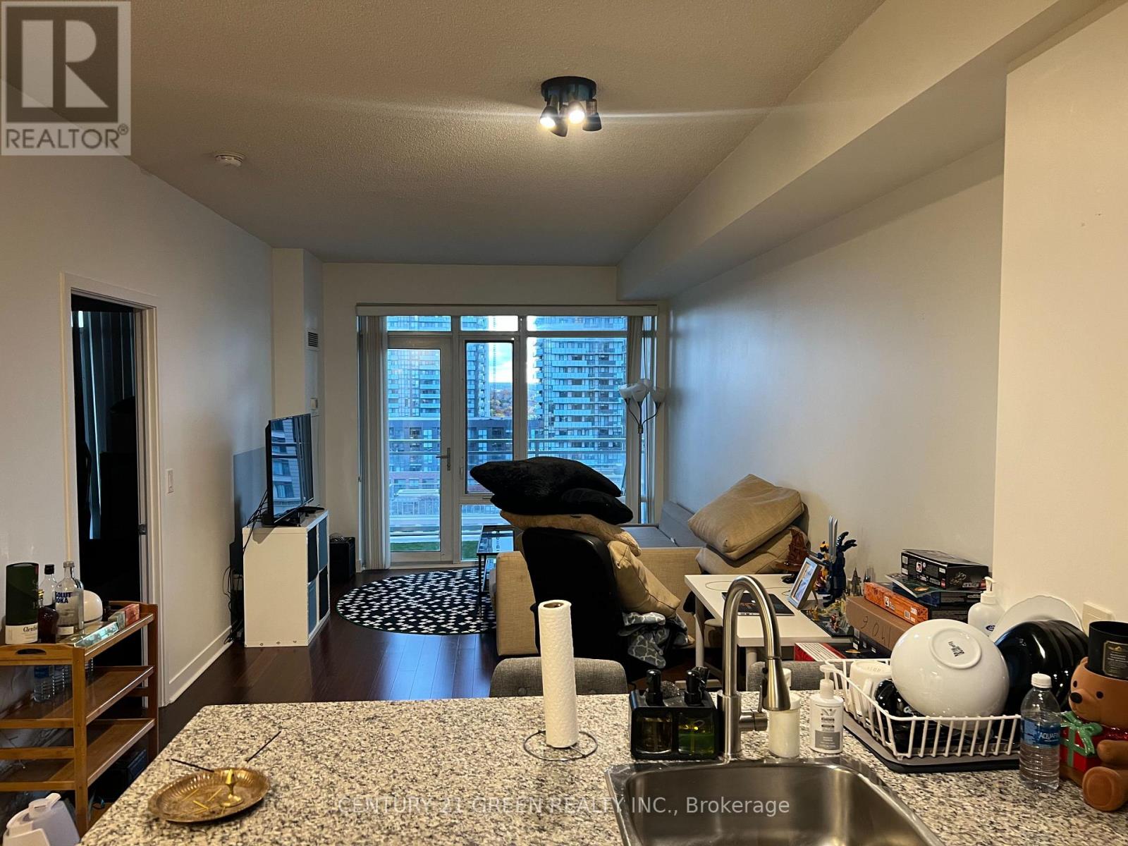 1406 - 365 Prince Of Wales Drive, Mississauga, Ontario  L5B 0G6 - Photo 6 - W12542822