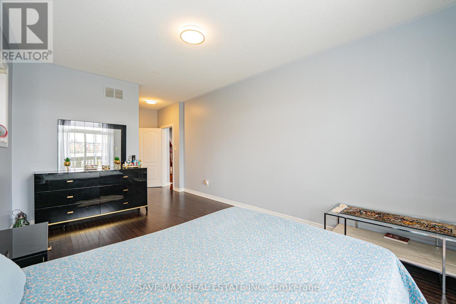 66 Southlake Boulevard, Brampton, Ontario  L6V 4P1 - Photo 17 - W12542836