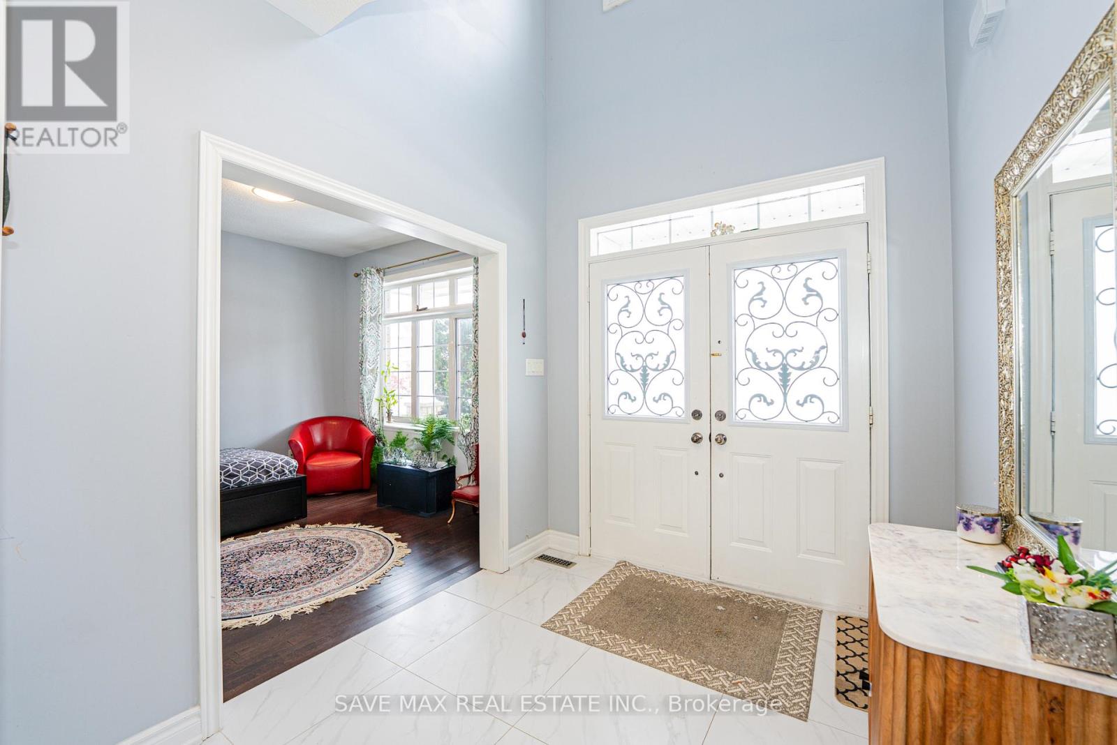 66 Southlake Boulevard, Brampton, Ontario  L6V 4P1 - Photo 3 - W12542836