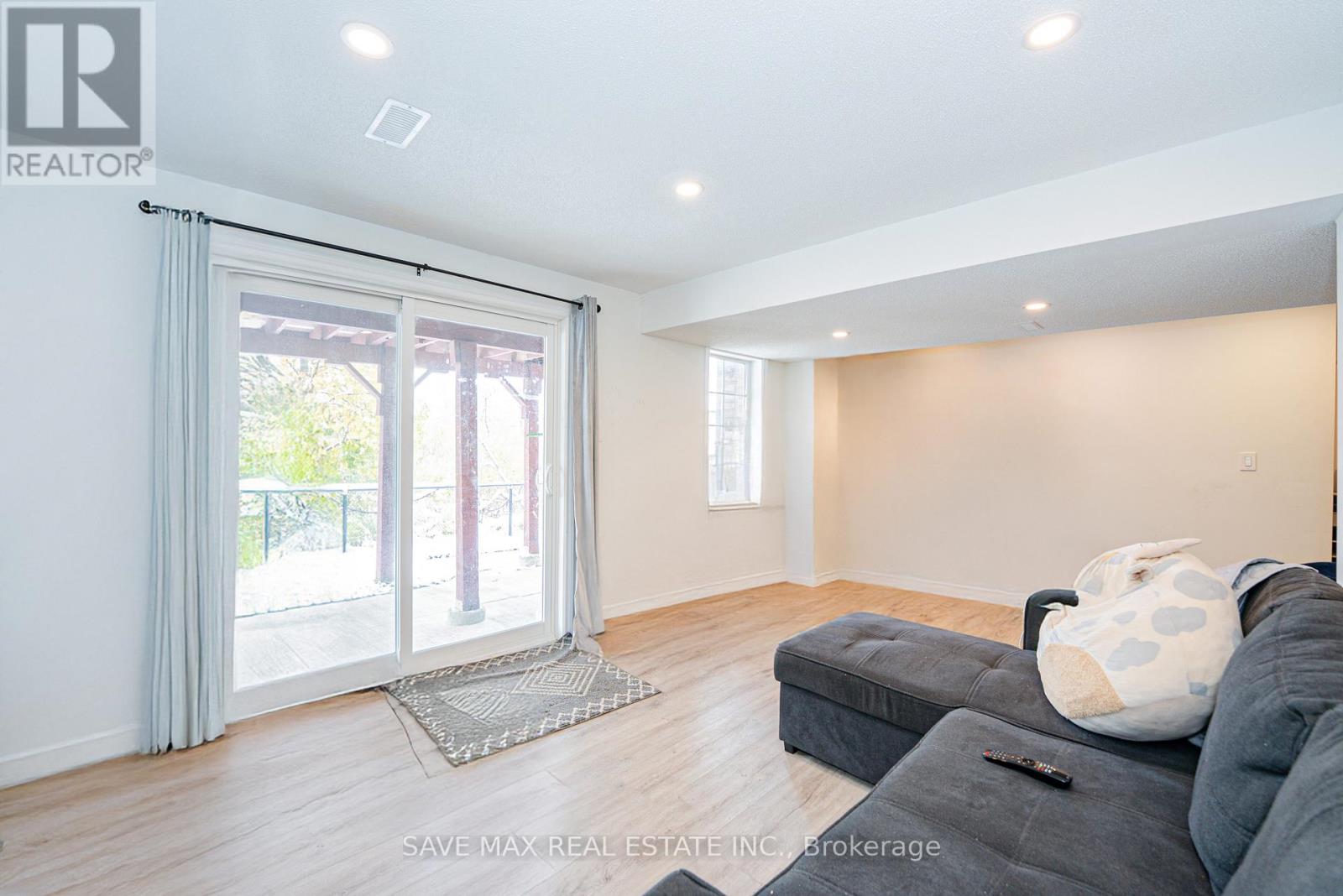 66 Southlake Boulevard, Brampton, Ontario  L6V 4P1 - Photo 33 - W12542836