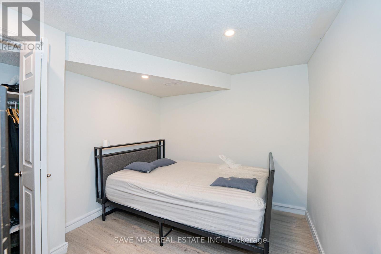 66 Southlake Boulevard, Brampton, Ontario  L6V 4P1 - Photo 34 - W12542836