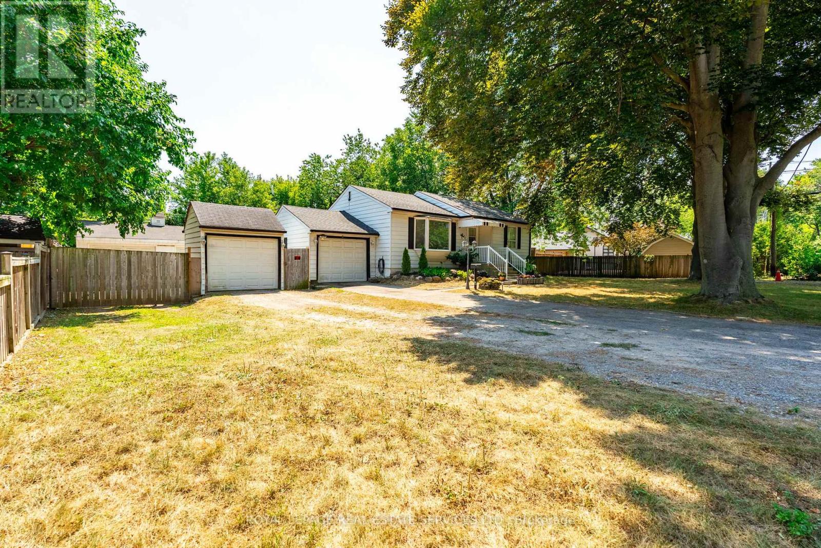 14 Germorda Drive, Oakville, Ontario  L6H 1A8 - Photo 6 - W12338774