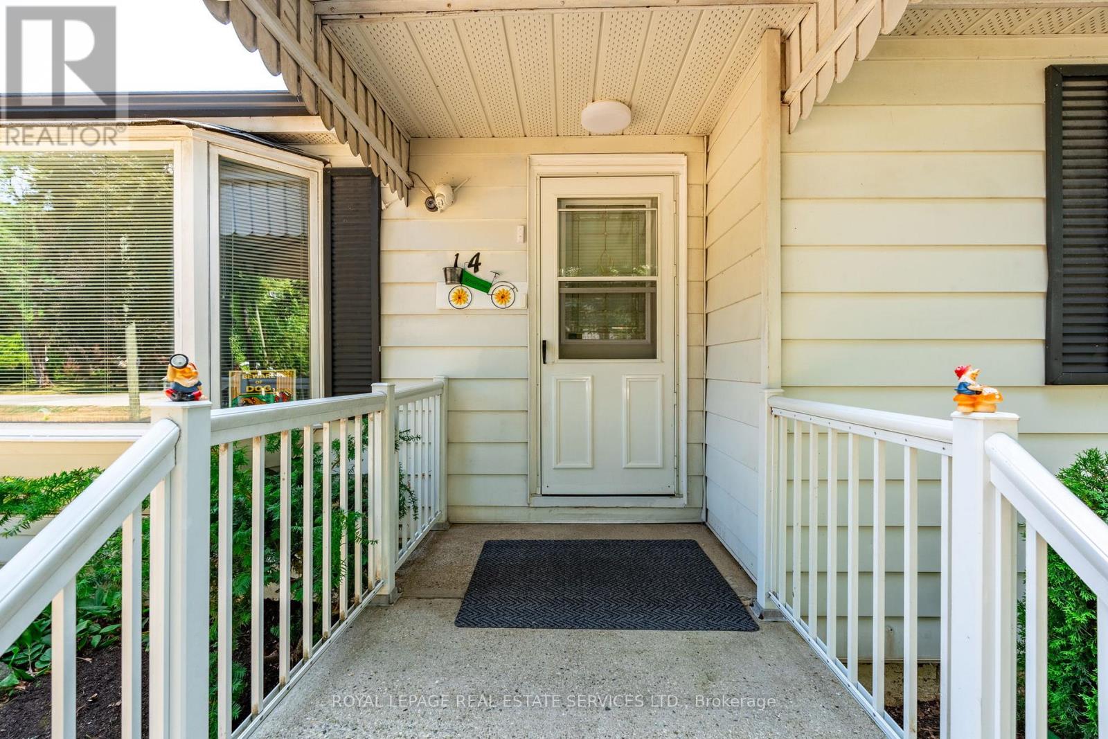 14 Germorda Drive, Oakville, Ontario  L6H 1A8 - Photo 7 - W12338774