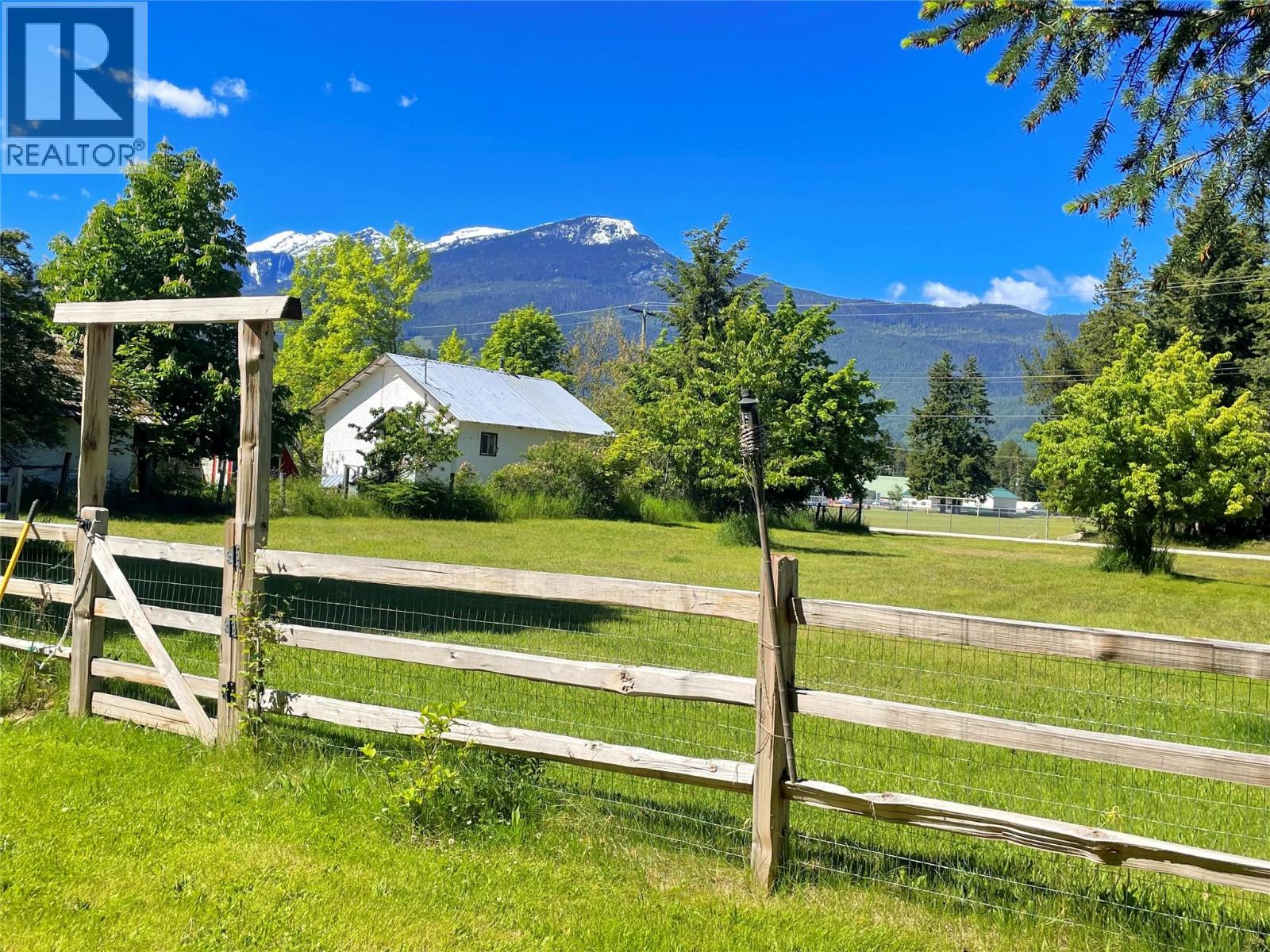 517 3a Avenue Nw, Nakusp, British Columbia  V0G 1R0 - Photo 19 - 10363595