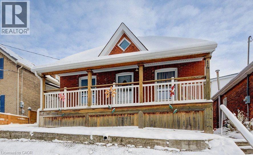 14 Grandview Street, Brantford, Ontario  N3R 1Y4 - Photo 1 - 40788181