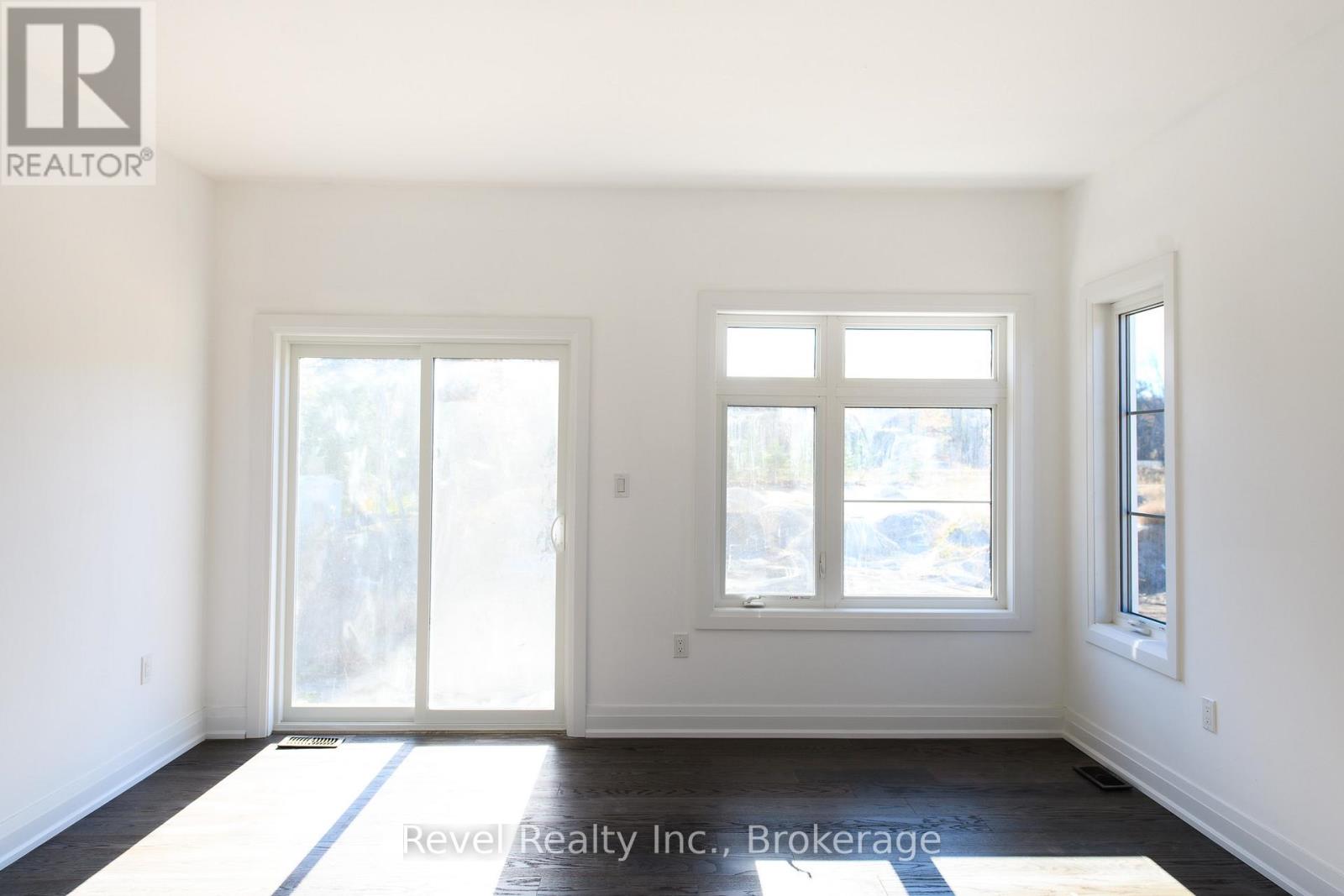 289 Ramblewood Drive, Wasaga Beach, Ontario  L9Z 2N9 - Photo 5 - S12542900