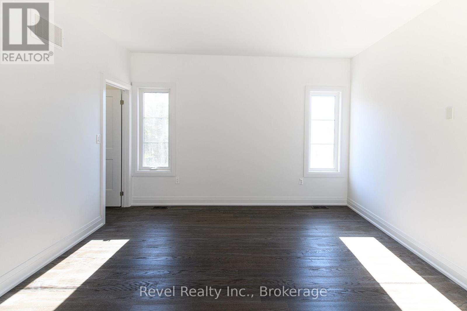 289 Ramblewood Drive, Wasaga Beach, Ontario  L9Z 2N9 - Photo 7 - S12542900