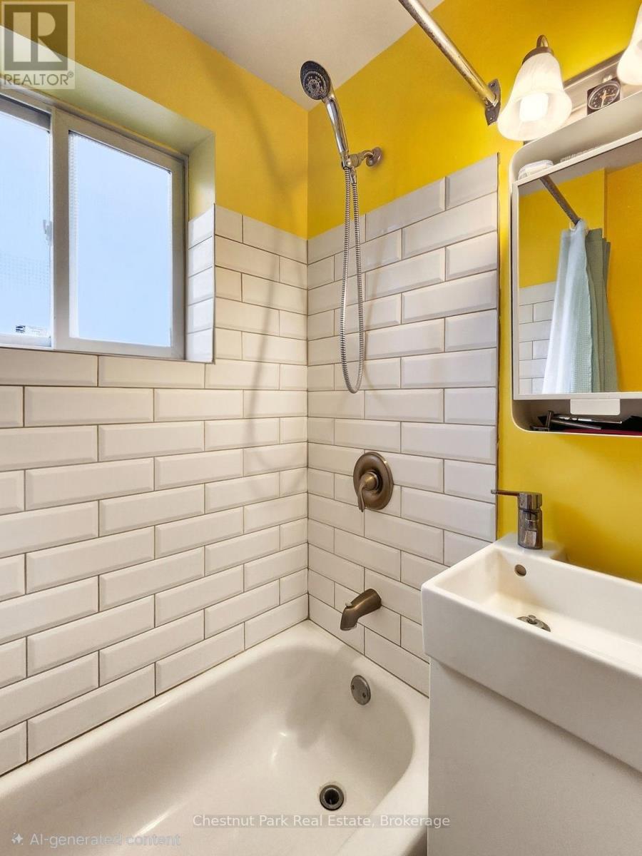 318 West Street N, Orillia, Ontario  L3V 5E2 - Photo 16 - S12542916