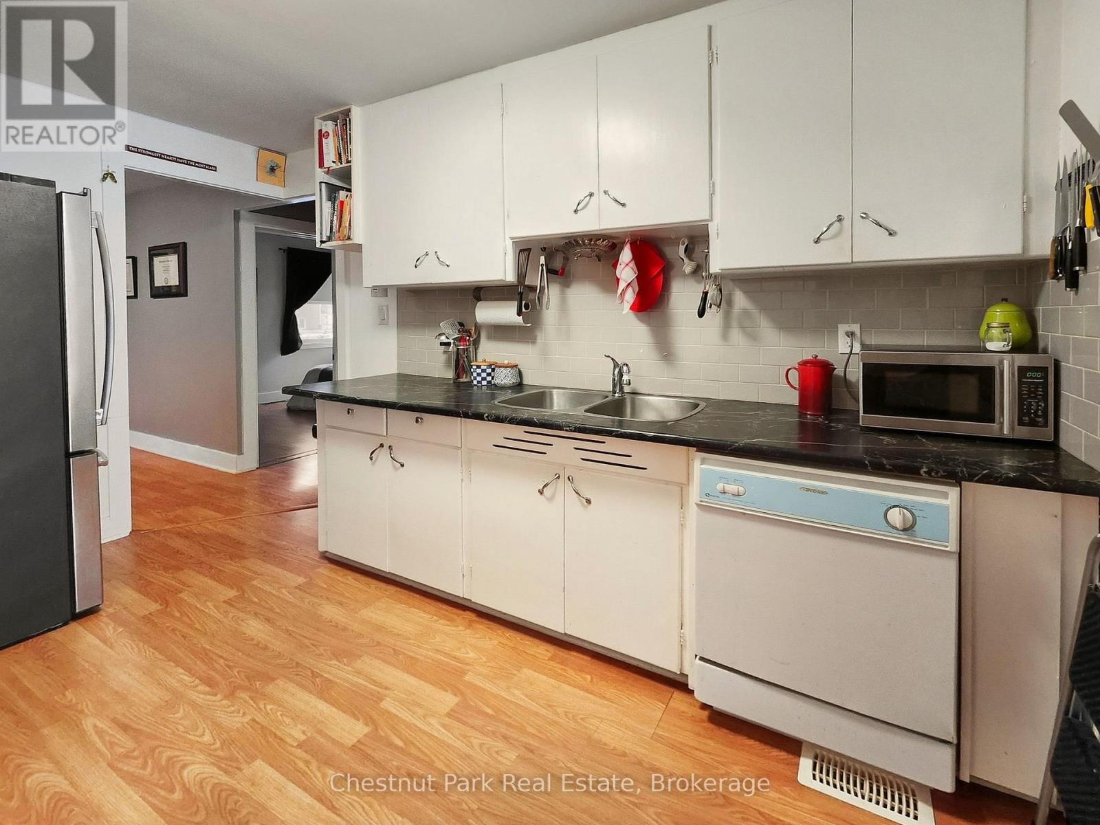 318 West Street N, Orillia, Ontario  L3V 5E2 - Photo 7 - S12542916