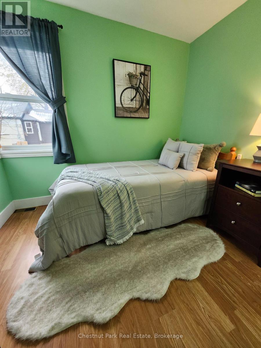 318 West Street N, Orillia, Ontario  L3V 5E2 - Photo 9 - S12542916