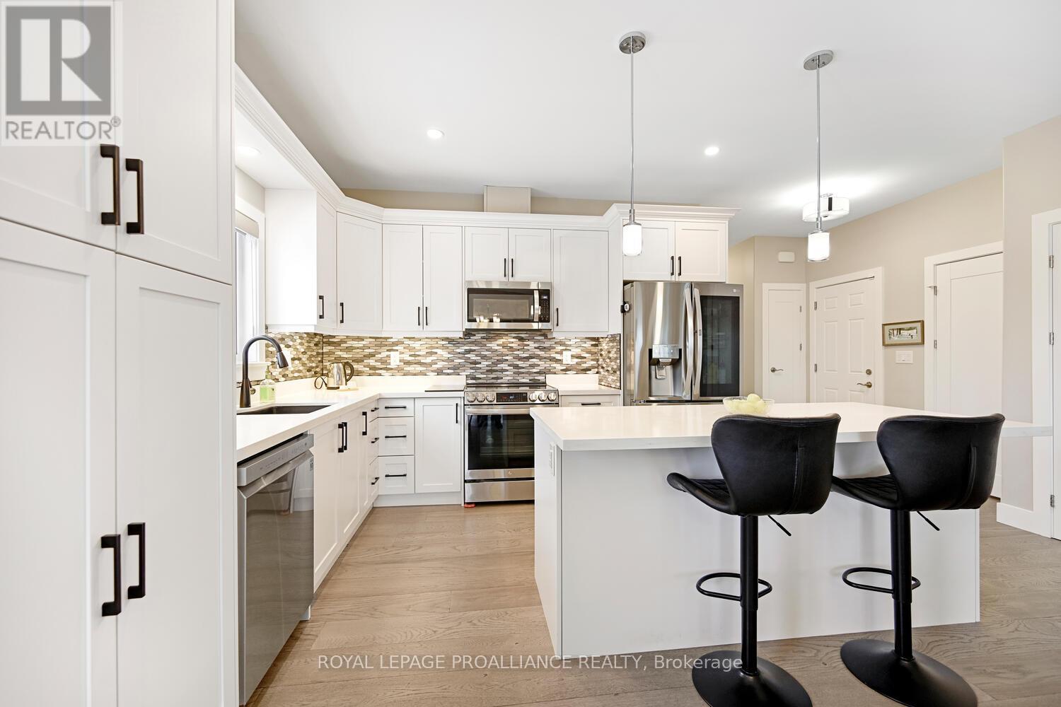 11 Ben Tekamp Terrace, Brockville, Ontario  K6V 0E8 - Photo 12 - X12542932