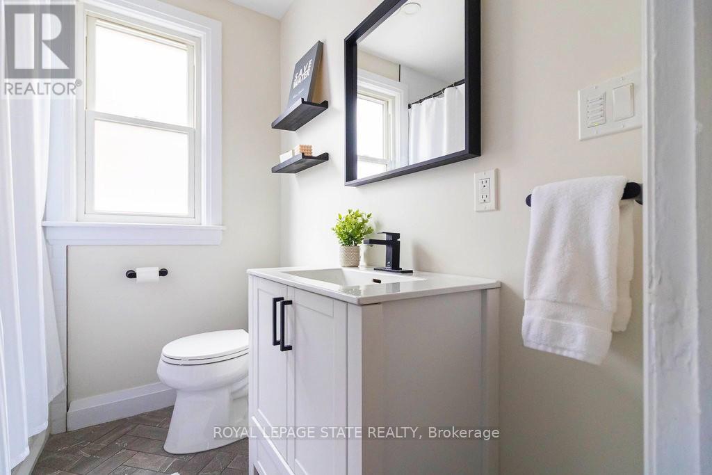 68 Bond Street S, Hamilton, Ontario  L8S 1S7 - Photo 23 - X12542646