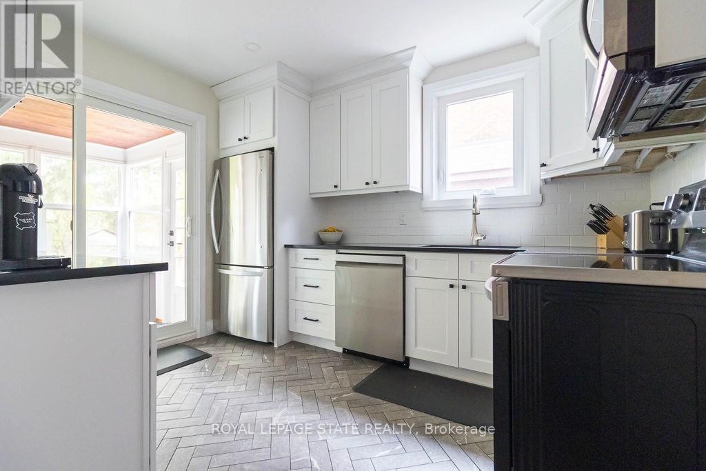 68 Bond Street S, Hamilton, Ontario  L8S 1S7 - Photo 8 - X12542646