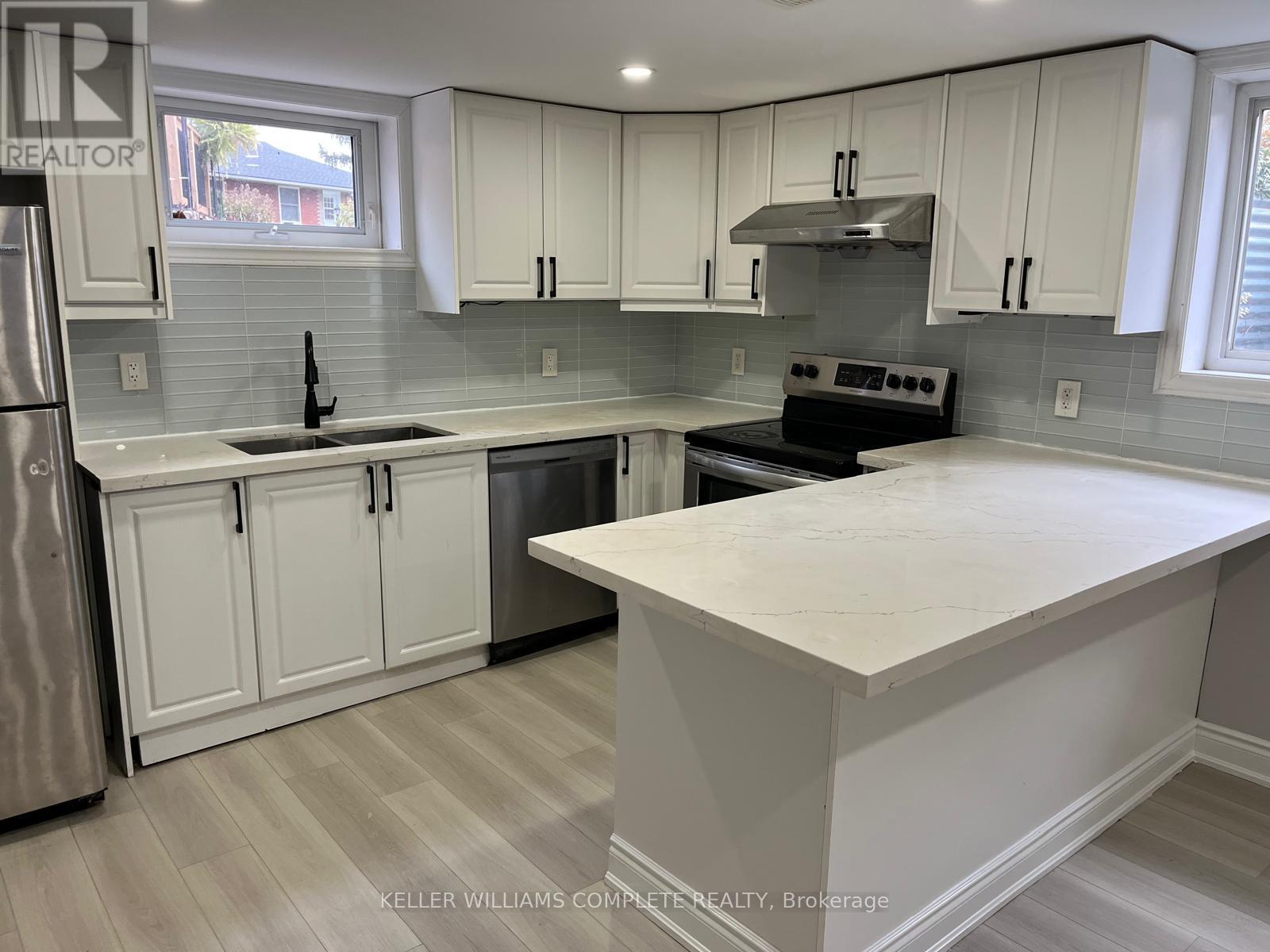 Lower - 15 Camille Court, Hamilton, Ontario  L8T 2C8 - Photo 3 - X12542650