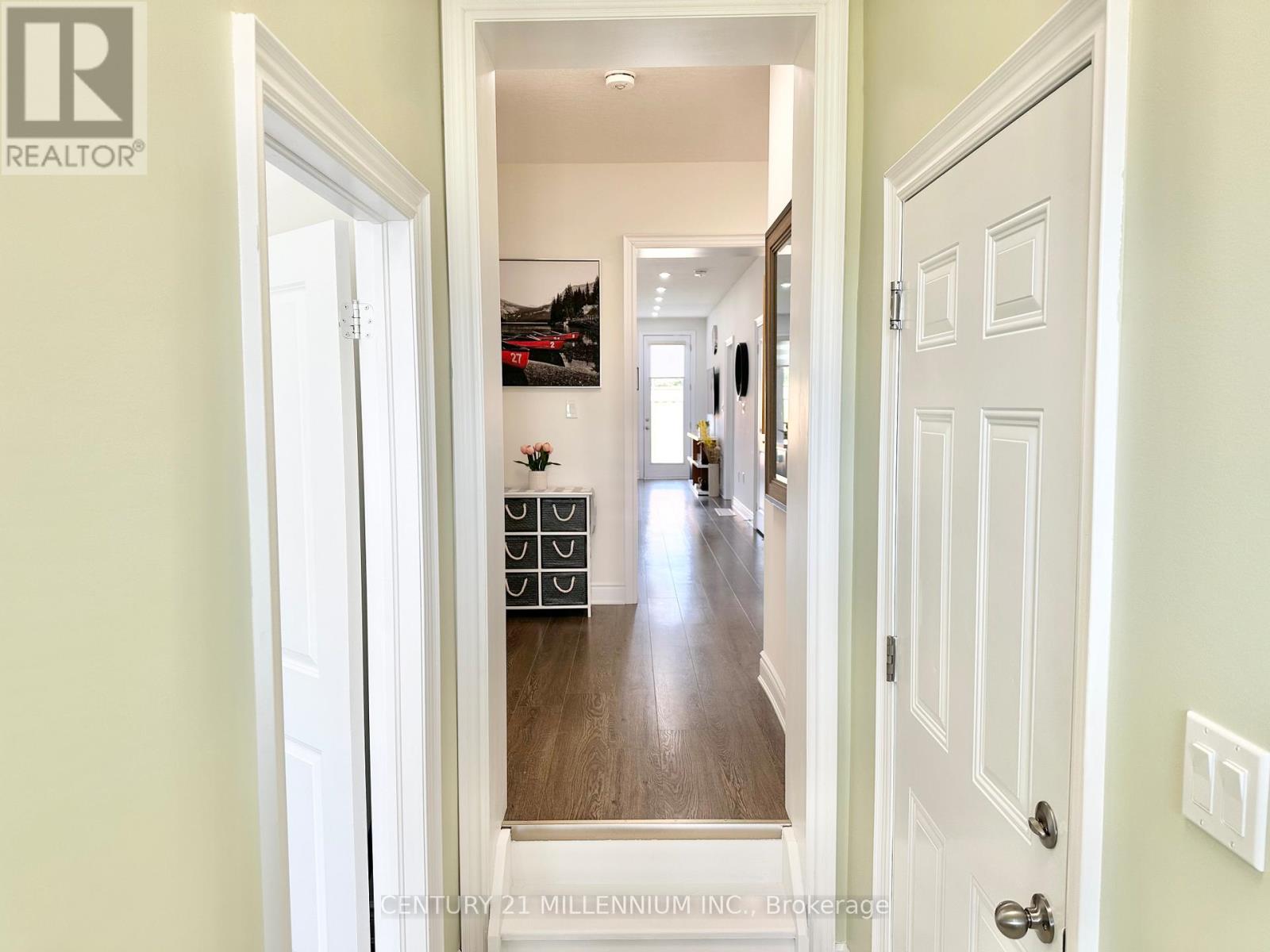 50 Seaton Crescent, Tillsonburg, Ontario  N4G 0J7 - Photo 4 - X12542668