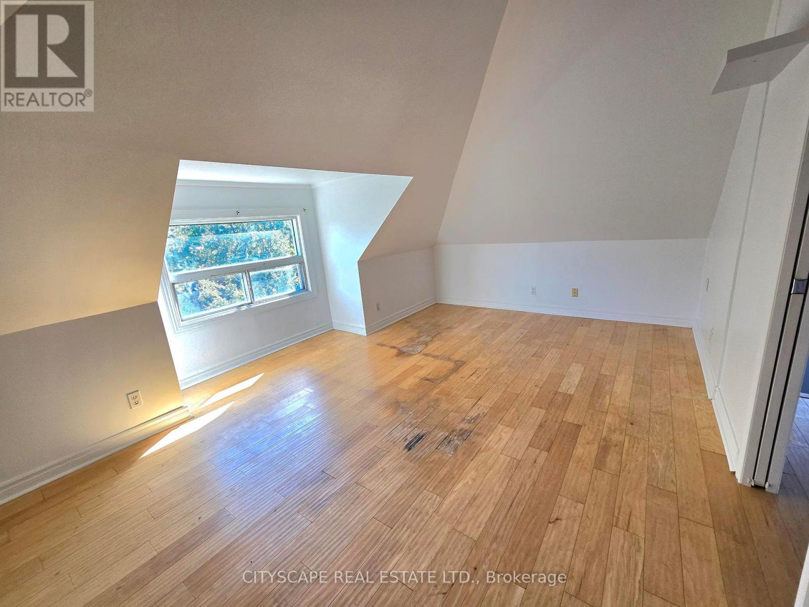 2 - 45 Fairholt Road S, Hamilton, Ontario  L8M 2T5 - Photo 16 - X12542722