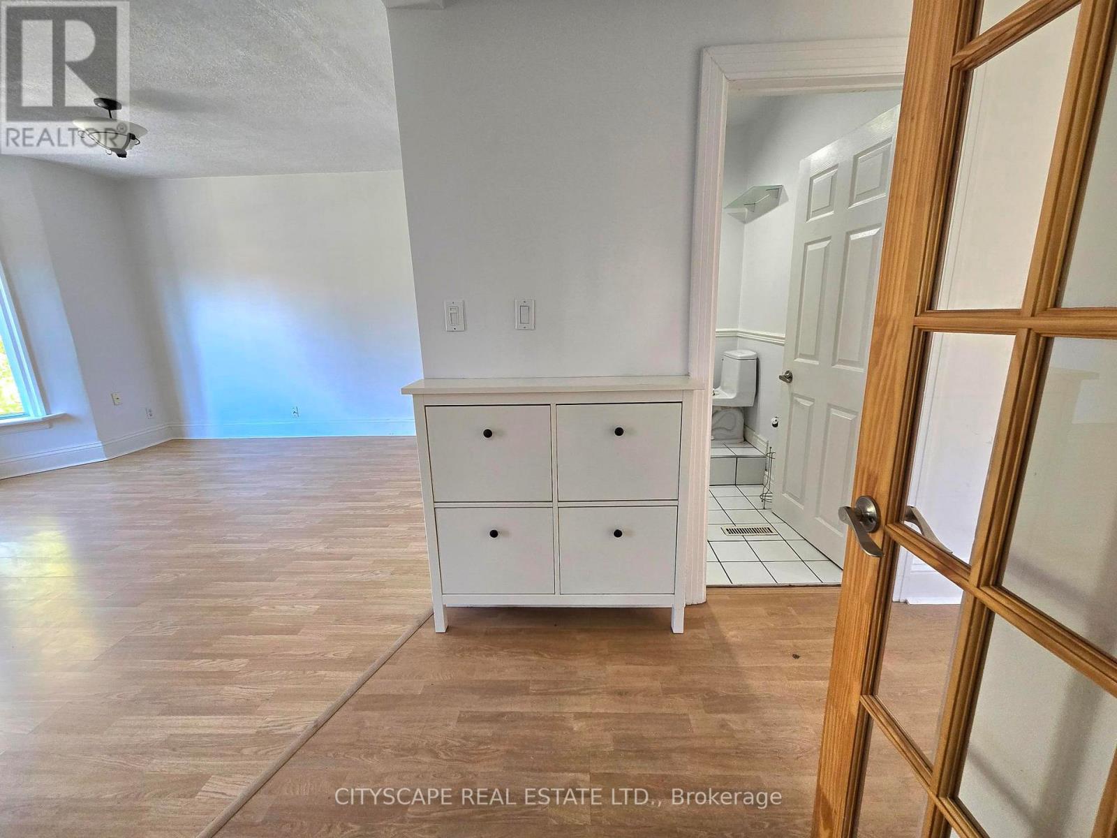 2 - 45 Fairholt Road S, Hamilton, Ontario  L8M 2T5 - Photo 3 - X12542722