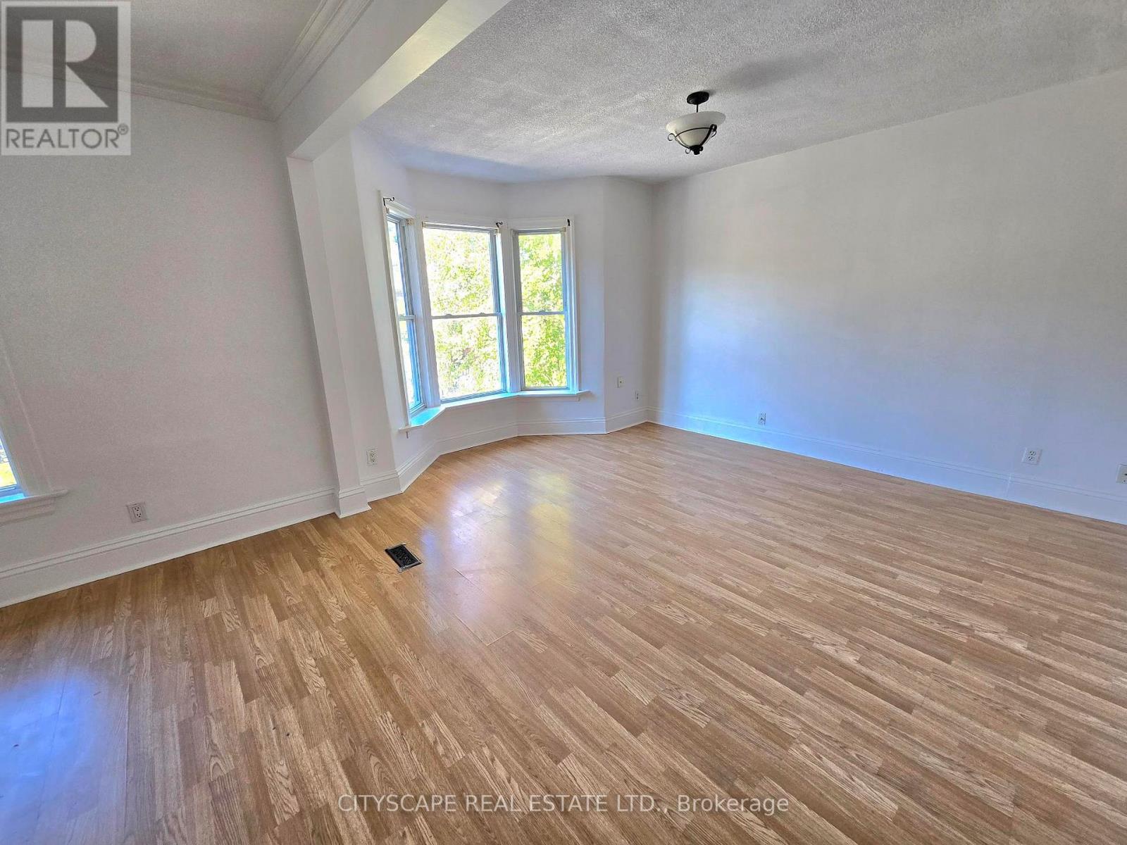 2 - 45 Fairholt Road S, Hamilton, Ontario  L8M 2T5 - Photo 5 - X12542722