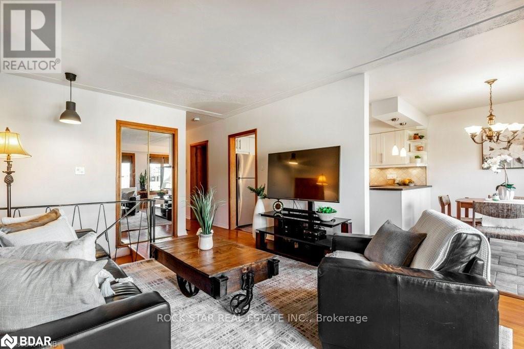 195 Bendamere Avenue, Hamilton, Ontario  L9C 1N6 - Photo 4 - X12542730