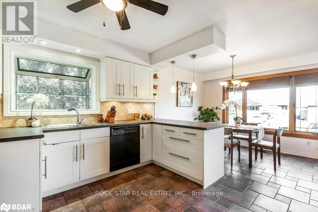 195 Bendamere Avenue, Hamilton, Ontario  L9C 1N6 - Photo 7 - X12542730