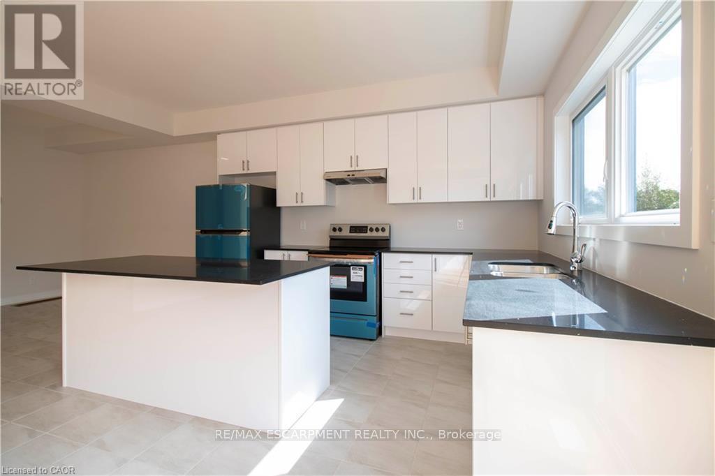 14 Trailside Drive, Haldimand, Ontario  N0A 1S0 - Photo 10 - X12542738