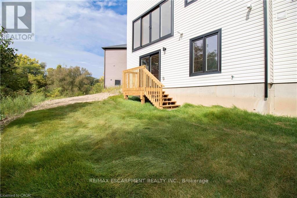 14 Trailside Drive, Haldimand, Ontario  N0A 1S0 - Photo 24 - X12542738