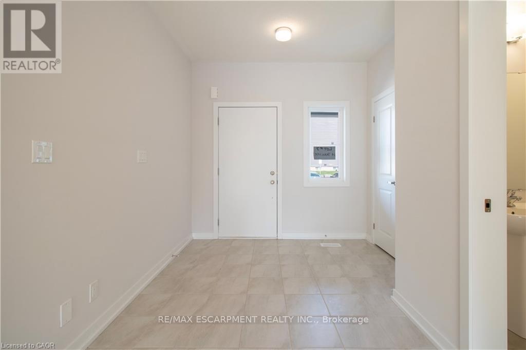 14 Trailside Drive, Haldimand, Ontario  N0A 1S0 - Photo 4 - X12542738