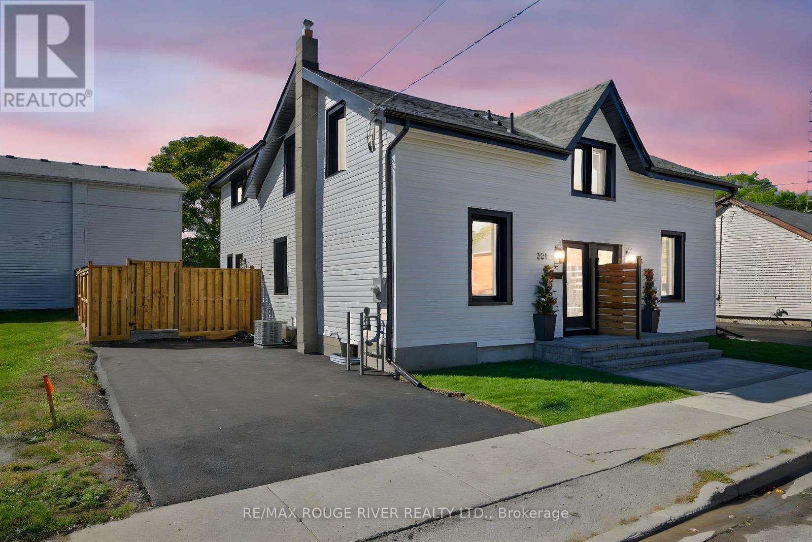 351 John Street, Cobourg, Ontario  K9A 3T4 - Photo 2 - X12542808