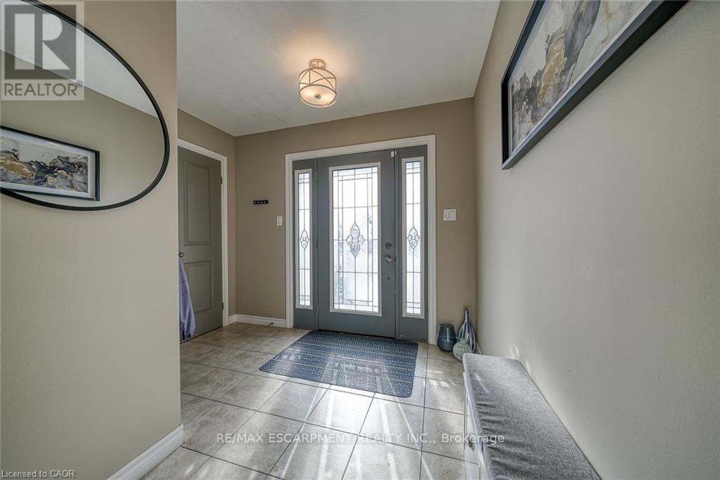 32 Langrell Avenue, Tillsonburg, Ontario  N4G 5X8 - Photo 3 - X12542834