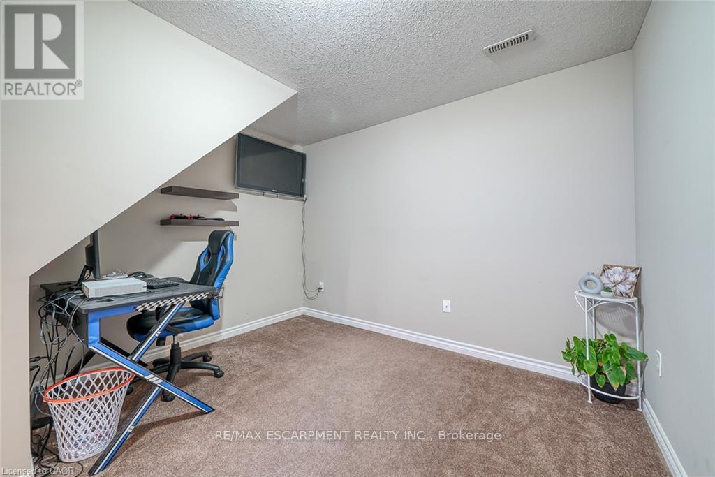 32 Langrell Avenue, Tillsonburg, Ontario  N4G 5X8 - Photo 34 - X12542834