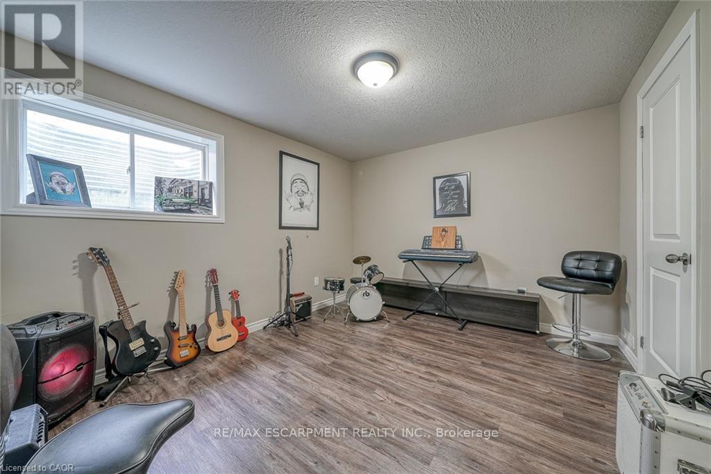 32 Langrell Avenue, Tillsonburg, Ontario  N4G 5X8 - Photo 35 - X12542834