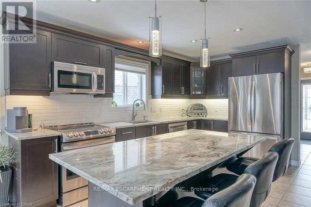 32 Langrell Avenue, Tillsonburg, Ontario  N4G 5X8 - Photo 6 - X12542834