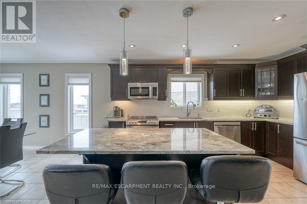 32 Langrell Avenue, Tillsonburg, Ontario  N4G 5X8 - Photo 9 - X12542834