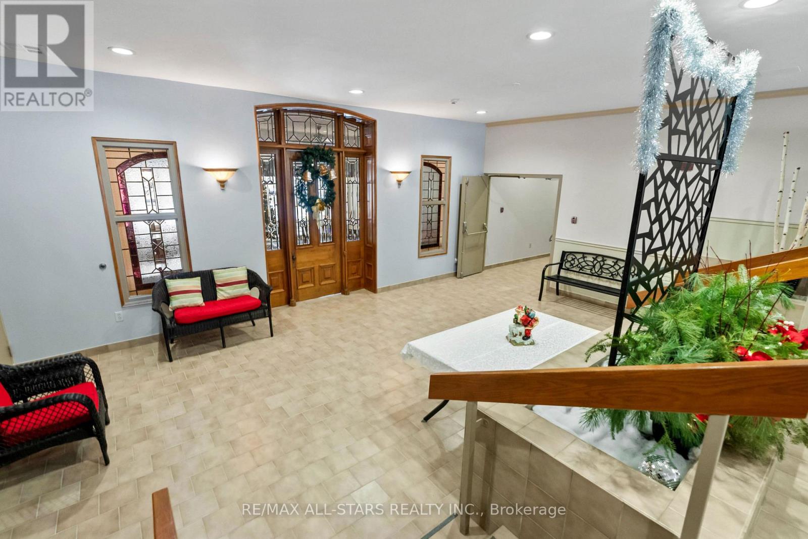 208 - 2 Heritage Way, Kawartha Lakes, Ontario  K9V 5P5 - Photo 18 - X12542844