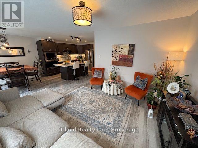 521 Honeylocust Avenue, Ottawa, Ontario  K2V 0K9 - Photo 11 - X12542858