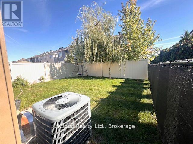 521 Honeylocust Avenue, Ottawa, Ontario  K2V 0K9 - Photo 5 - X12542858