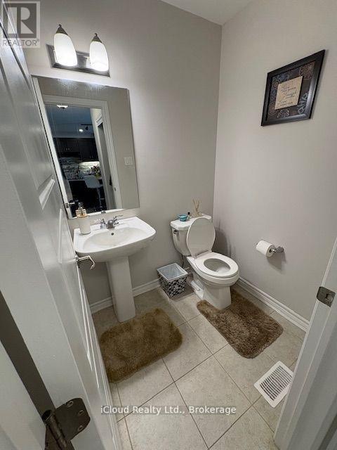 521 Honeylocust Avenue, Ottawa, Ontario  K2V 0K9 - Photo 7 - X12542858