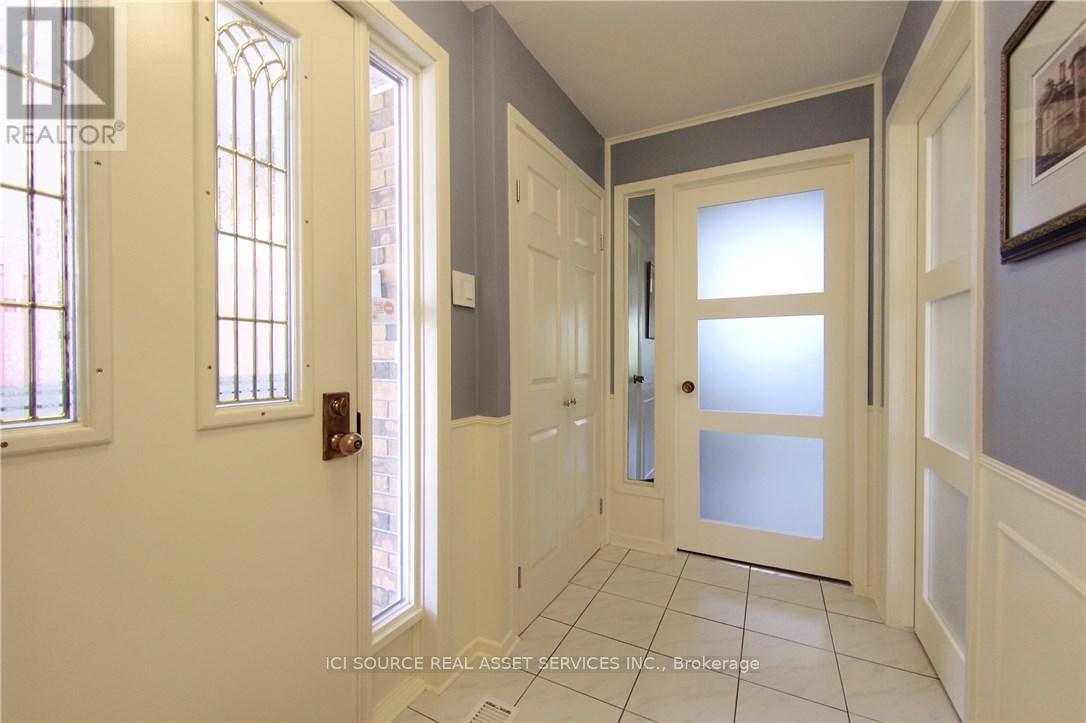 732 Mooney's Bay Place, Ottawa, Ontario  K1V 9R2 - Photo 3 - X12542864