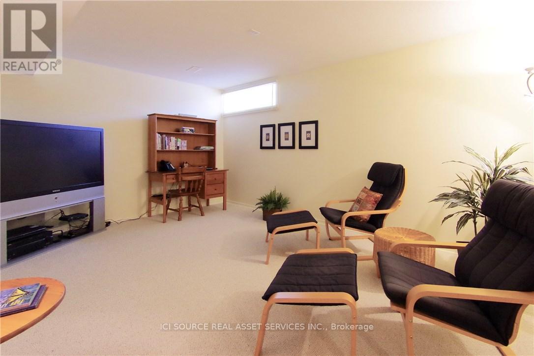 732 Mooney's Bay Place, Ottawa, Ontario  K1V 9R2 - Photo 9 - X12542864