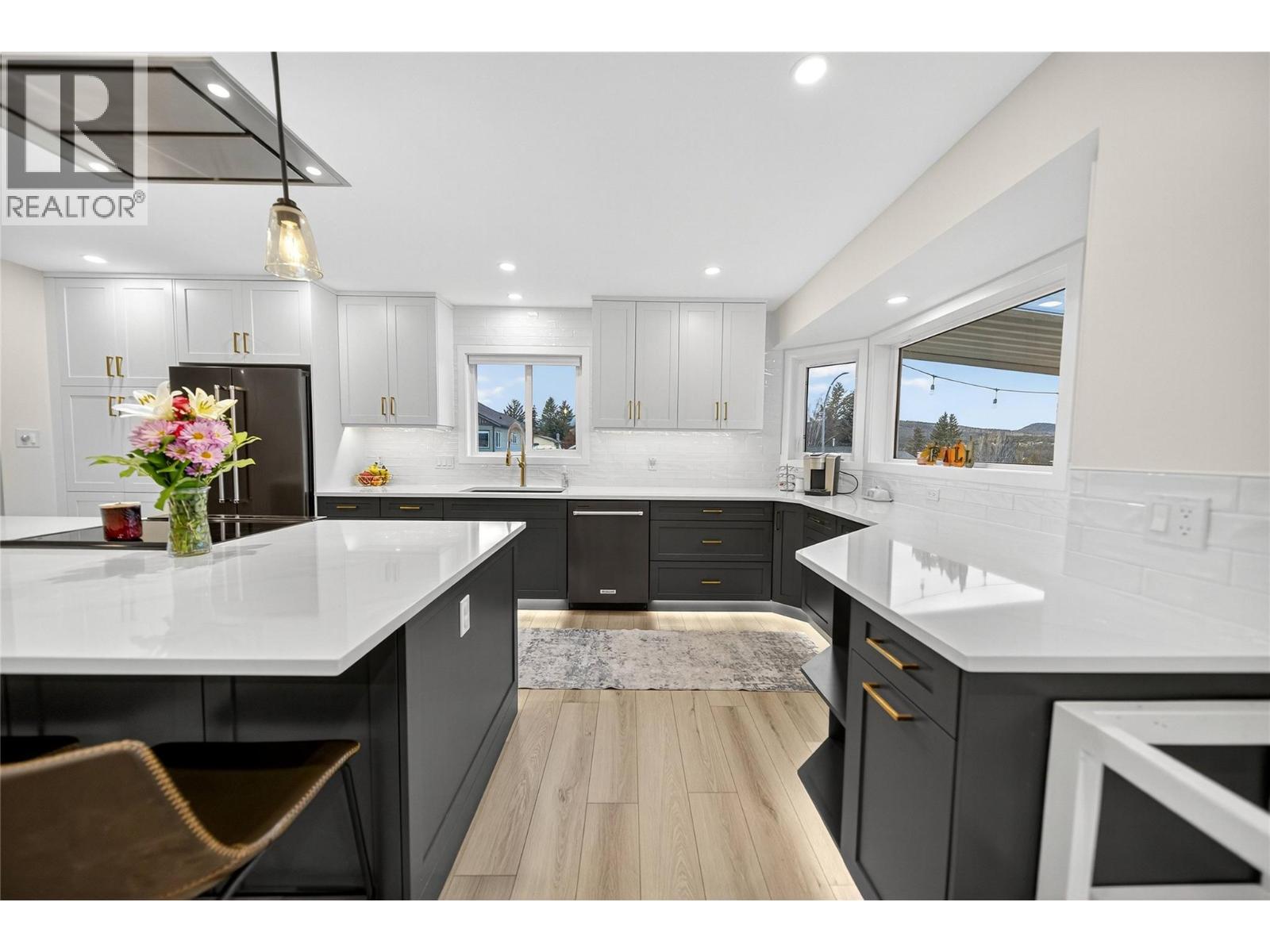 800 16th Street S, Cranbrook, British Columbia  V1C 5N9 - Photo 5 - 10368845