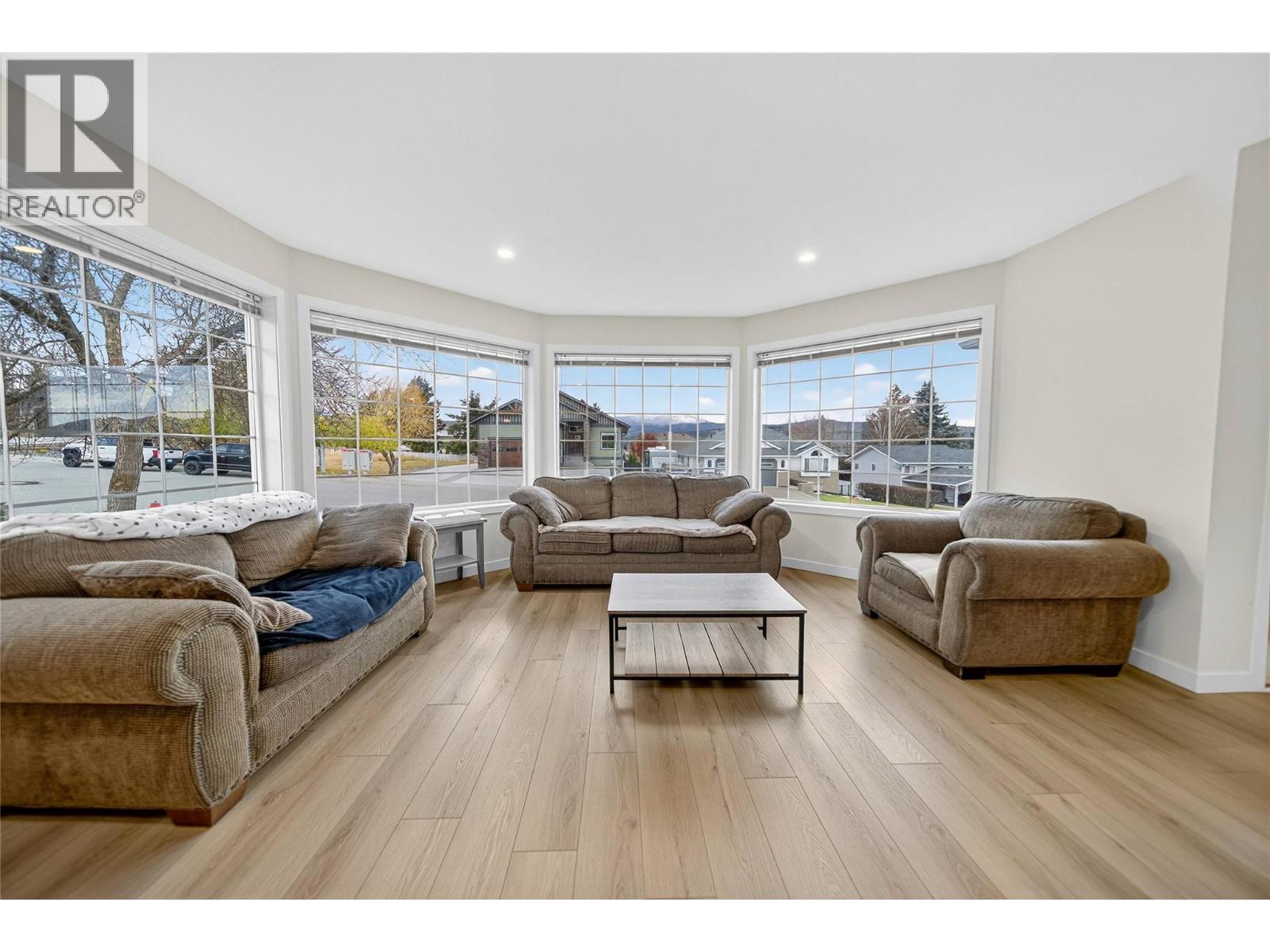 800 16th Street S, Cranbrook, British Columbia  V1C 5N9 - Photo 3 - 10368845