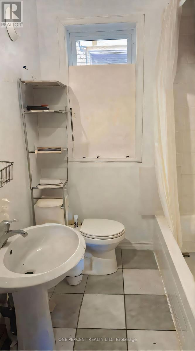 Photo 9 of 17 for 13 Moir Street