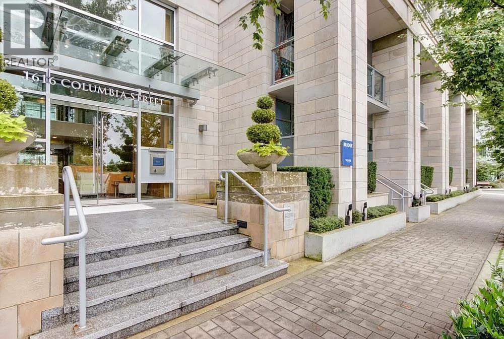 1618 COLUMBIA STREET, Vancouver, British Columbia