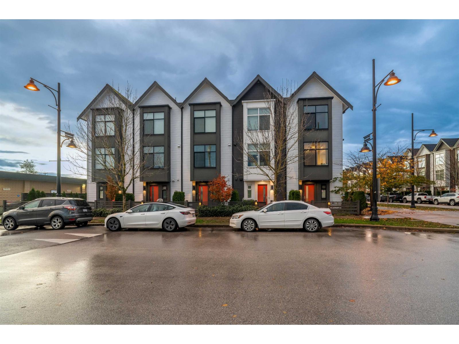 112 17578 57a Avenue, Surrey, British Columbia  V3S 7V2 - Photo 3 - R3067086