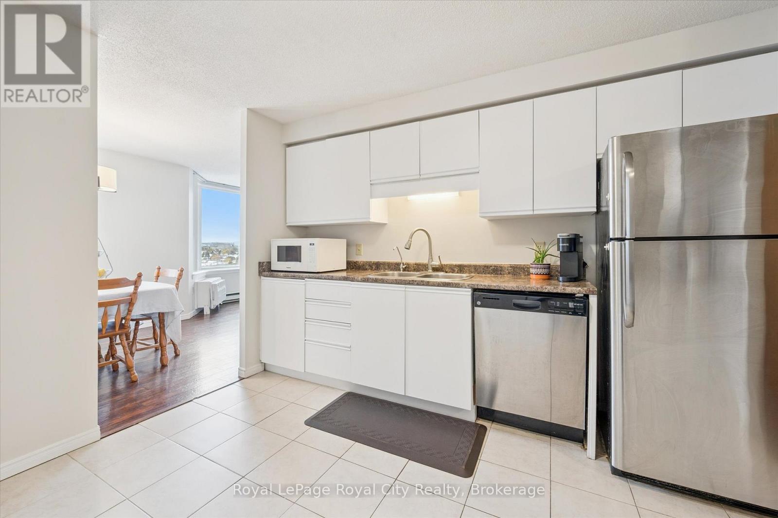 1410 - 35 Green Valley Drive, Kitchener, Ontario N2P 2A5 - Photo 6 - X12542894