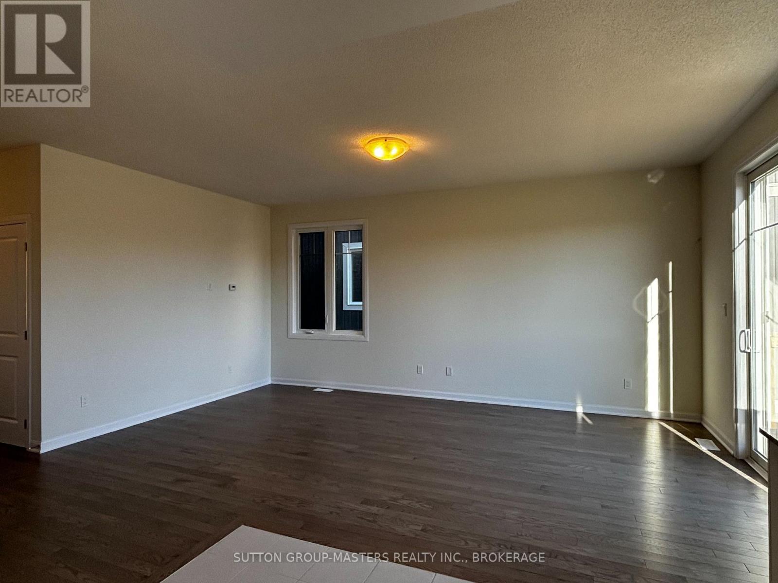 46 Oakmont Drive, Loyalist, Ontario  K0H 1G0 - Photo 9 - X12379120