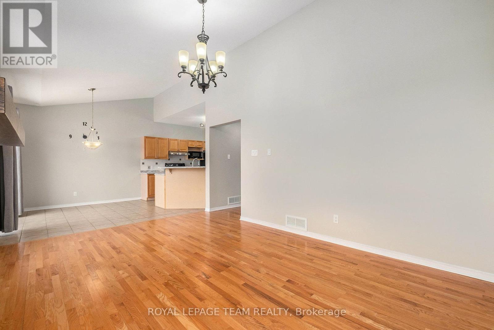 218 Deercroft Avenue, Ottawa, Ontario K2J 5K1 - Photo 11 - X12541232