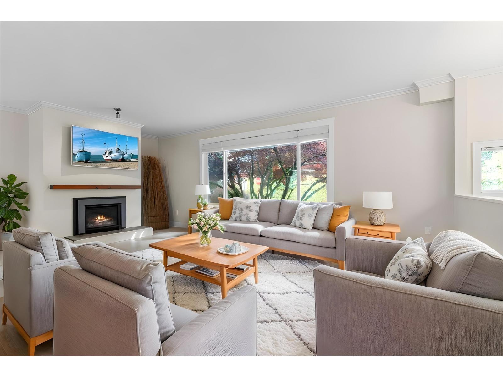 13950 Blackburn Avenue, White Rock, British Columbia V4B 2Z5 - Photo 3 - R3066947