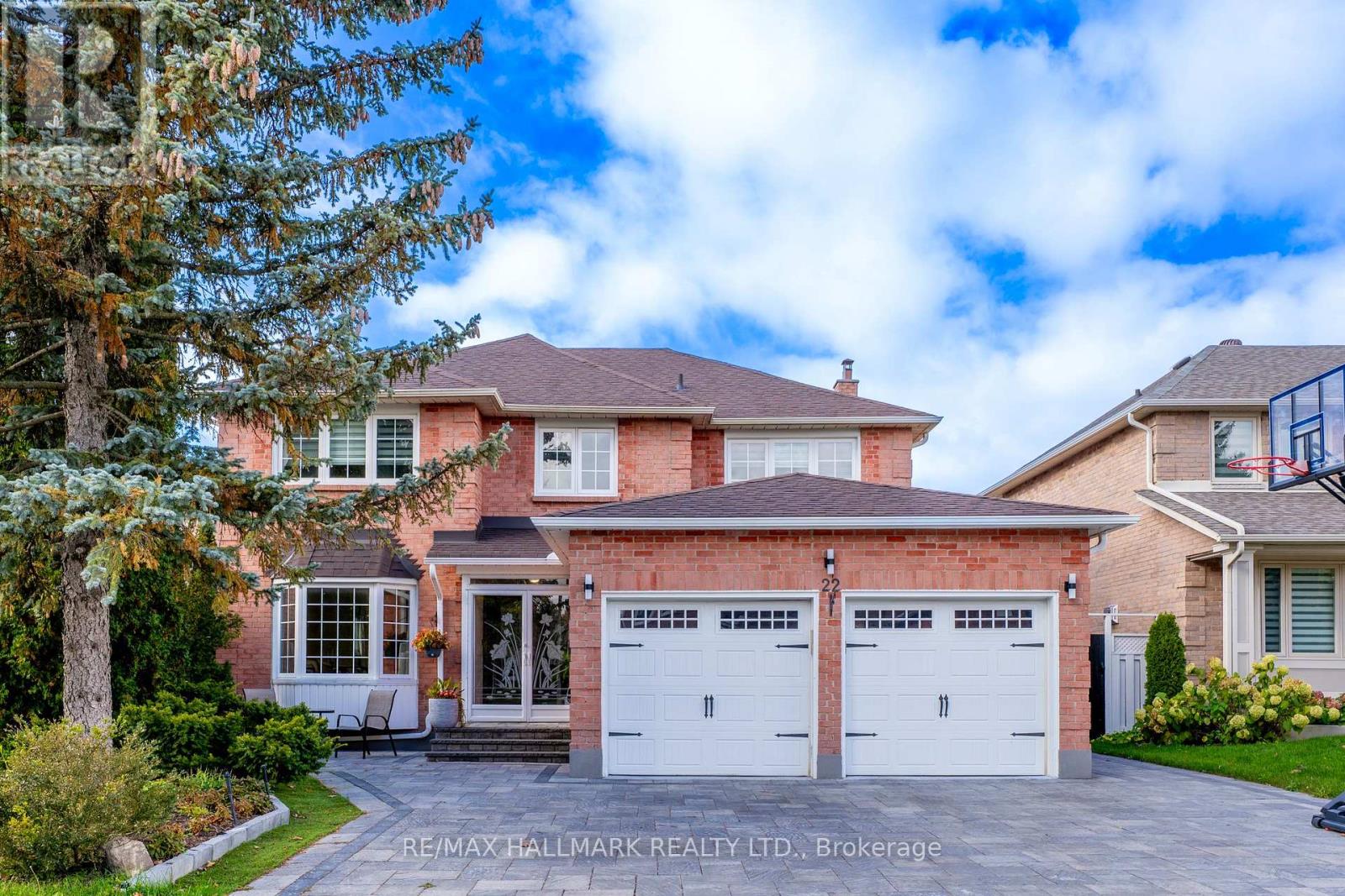 22 LARRATT LANE, Richmond Hill, Ontario